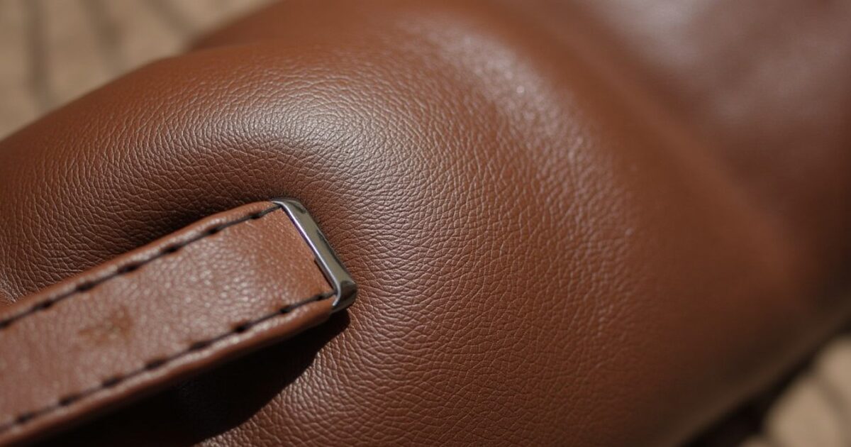 Découvrez l'Alcantara : Qu'est-ce que ce cuir d'exception ?